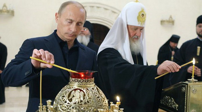 NEWSru.com :: Россияне, называющие себя верующими, больше стремятся работать на власть