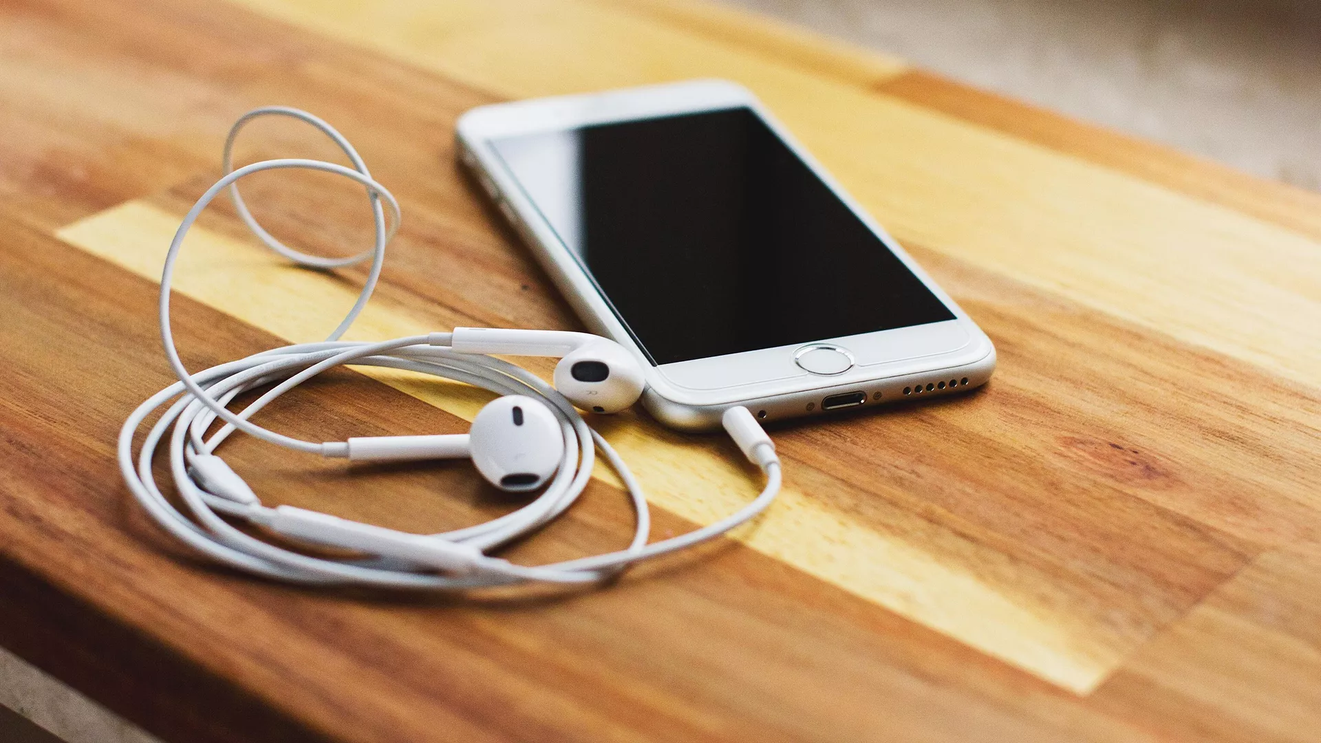 Роскачество рассказало о продлении работы батареи телефона – РИА Новости, 21.07.2023